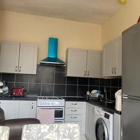 Guest house Female Only Bradford (West Yorkshire)