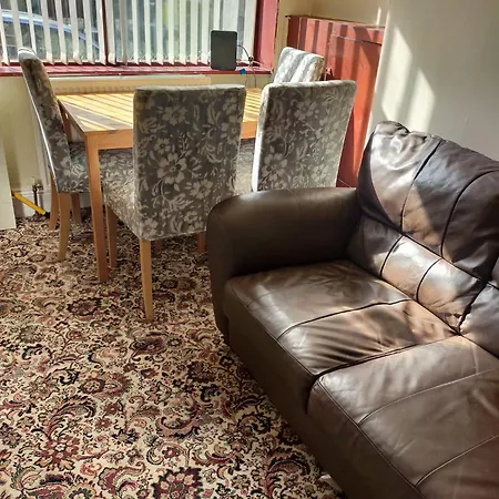 Guest house Female Only Bradford (West Yorkshire)