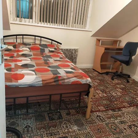 Female Only ブラッドフォード