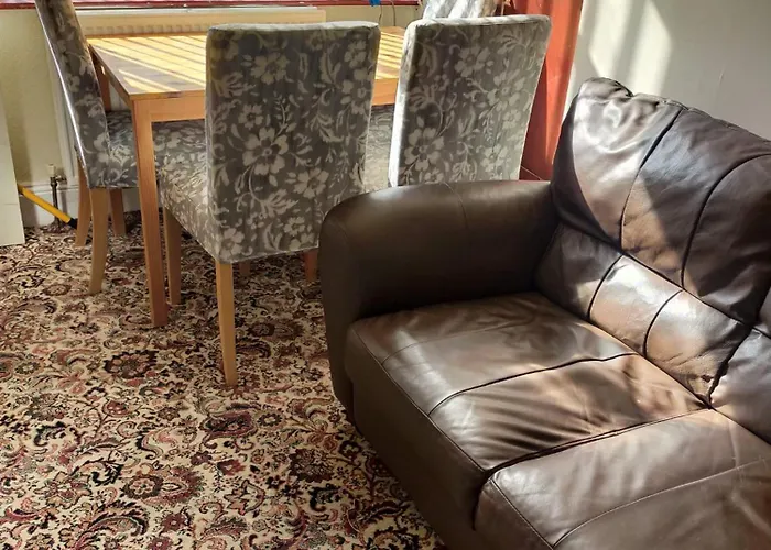 Guest house Female Only Bradford (West Yorkshire)